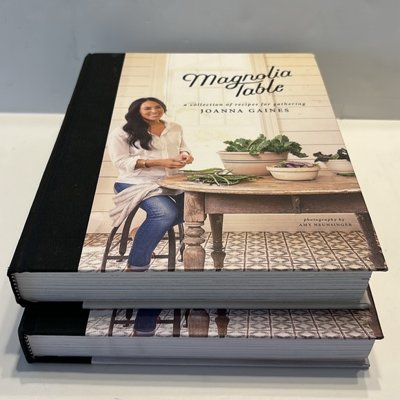 Hardcover "Magnolia Table" by Joanna Gaines - Picture 3 of 9